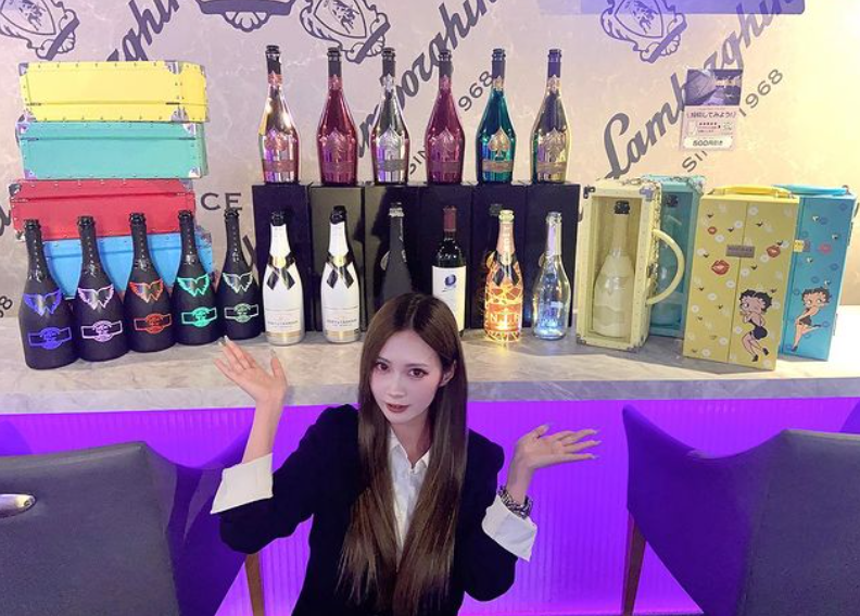 girl's bar R（アール）