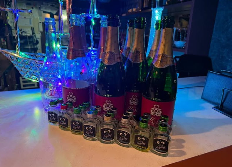 Girls Lounge HM（エイチエム）