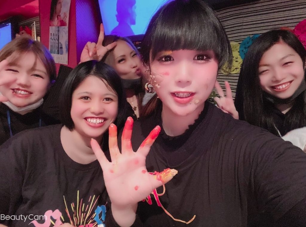 ガールズバー Half